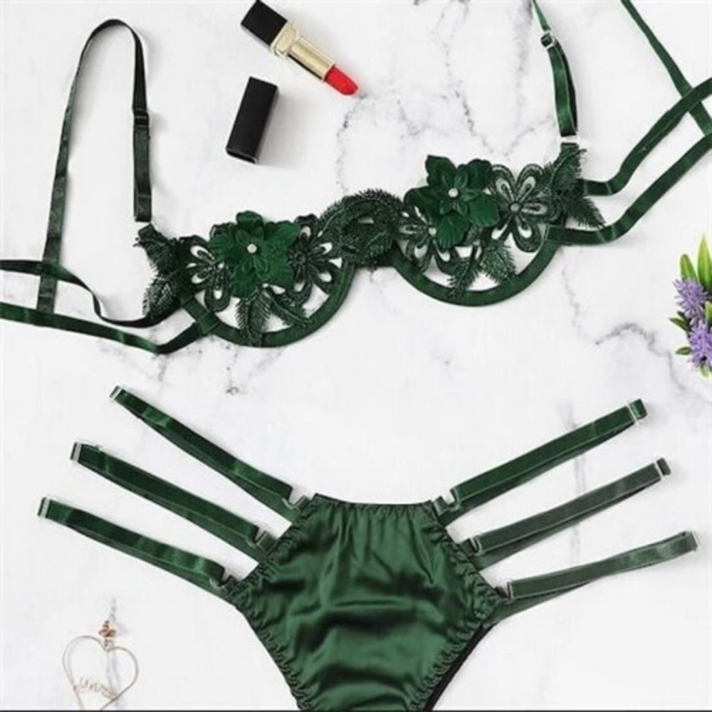 Strappy Set